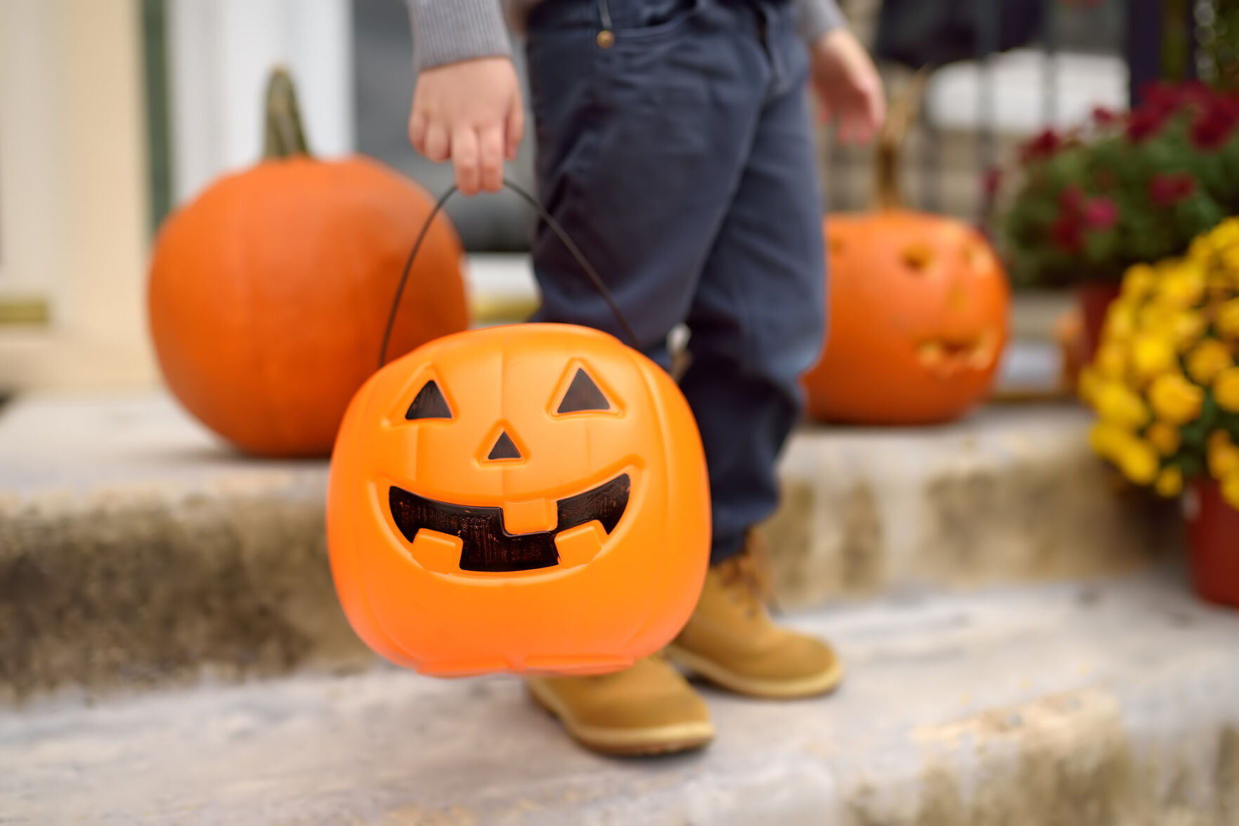 Hershey's new website maps out how to trick-or-treat safely across the United States